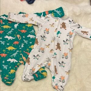 Wonder Nation Kids One Piece Footies - White and Green with Animal Print